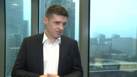 Facebook będzie mocniej rozwijał treści wideo. To także strategiczny cel rozwoju biznesu w naszym regionie INWESTOR, ,Facebook, reklama mobilna, reklama w internecie, treści wideo, biuro w Warszawie - Kluczowym celem rozwoju Facebooka w naszym regionie będą treści wideo – informuje Robert Bednarski, szef Facebooka na Europę Środkowo-Wschodnią. Portal zauważa coraz większe zainteresowanie biznesu treściami wideo w przekazach na platformach społecznościowych. Dlatego zamierza oferować usługi dopasowane do ich potrzeb.