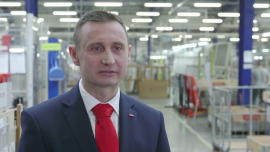 Do 2020 r. kraje UE muszą zmniejszyć zużycie energii o 20 proc. Jednym z kluczowych działań jest zwiększenie efektywności energetycznej w dużych przedsiębiorstwach BIZNES, ,efektywność energetyczna, ISO, dyrektywa unijna - Wdrożenie w przedsiębiorstwie odpowiedniego systemu zarządzania energią pozwala na znaczne obniżenie kosztów energii. Zmniejsza także wpływ na środowisko naturalne. Tego typu rozwiązanie w naszym kraju jest jednak ciągle rzadkością. Niedawno do grona firm posiadających system zarządzania energią zgodny z normą ISO 50001 dołączyła grupa Velux.