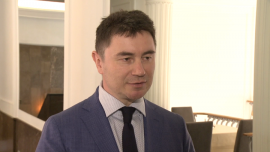 Burger King będzie otwierał w Polsce 20–30 restauracji rocznie. Do 2021 roku chce mieć 200 punktów INWESTOR, ,Burger King, ekspansja, franczyza, restauracje, inwestycje w rozwój - Sieć Burger King szuka gruntów pod nowe lokalizacje. Chce na nich stawiać zarówno własne restauracje, jak i proponować właścicielom franczyzę. Ciekawymi lokalizacjami są dla Burger Kinga stacje benzynowe i MOP-y przy autostradach, dysponujące zazwyczaj terenem odpowiedniej wielkości. Do 2021 roku amerykańska sieć chce mieć w Polsce 200 obiektów.