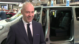 Citroën zapowiada co najmniej jedną premierę rocznie do 2020 roku. Chce umacniać swoją pozycję w segmencie aut dostawczych BIZNES, ,motoryzacja, crossover, samochody osobowe, samochody dostawcze, Citroën - W 2016 roku sprzedaż nowych samochodów na polskim rynku może wzrosnąć do 440 tysięcy – wynika z prognoz Citroëna. Koncern chce wykorzystać rosnący popyt zarówno na samochody osobowe, szczególnie na crossovery, jak i na samochody dostawcze. Do salonów trafią w tym roku nowości z tych segmentów. Duże nadzieje koncern wiąże z modelem Spacetourer, który stanowi debiut francuskiej grupy w segmencie tzw. shuttle bus. Citroën zapowiada przynajmniej jedną premierę rocznie do 2020 roku.