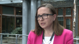 AMS spodziewa się wzrostu przychodów i utrzymania pozycji lidera polskiego rynku reklamy zewnętrznej INWESTOR, ,reklama, meble miejskie, citylight, promocja - W tym roku AMS liczy na 1–3-procentowy wzrost przychodów ze sprzedaży oraz utrzymanie dominującej pozycji na polskim rynku reklamy zewnętrznej. Spółka chce wyświetlać reklamy online na tzw. citylightach, czyli nośnikach umieszczonych m.in. w wiatach przystankowych. Jak zapewnia wiceprezes Małgorzata Augustyniak, taka forma promocji gwarantuje dłuższy czas interakcji z odbiorcą.