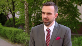 Polskie firmy transportowe mogą stracić pozycję lidera w Europie. Problemem jest zbyt mały napływ nowych kierowców BIZNES, ,transport, transport drogowy, logistyka, przygotowanie, praca, praca dla młodych, wynagrodzenia, kierowcy, nabór - Dynamiczny rozwój krajowej branży transportu i logistyki powoduje, że gwałtownie rośnie zapotrzebowanie na kierowców. W branży zatrudnionych jest ok. 700 tys. kierowców, z czego prawie połowa ma powyżej 65 lat. Co roku potrzeba kolejnych 30 tys. osób, ale chętnych jest zbyt mało, mimo że praca jest od ręki.