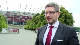 Kolejny wielki mariaż sportu i motoryzacji. Grzegorz Krychowiak został twarzą hybrydowej Toyoty RAV4 BIZNES, ,Toyota Rav4, Grzegorz Krychowiak, współpraca, piłka nożna, sportowiec, marketing, Tomasz Zimoch, Robert Mularczyk - Piłkarz rozpoczynającej właśnie starania o mistrzostwo Europy reprezentacji Polski nawiązał współpracę z Toyotą. Grzegorz Krychowiak wkrótce zasiądzie za kierownicą hybrydowej RAV4. To kolejny mariaż znanego sportowca i marki motoryzacyjnej. – Wielki sportowiec, gwiazda może dać coś firmie i odwrotnie, firma dzięki wybitnemu zawodnikowi może pokazać wszystko, co ma najlepsze – komentuje Tomasz Zimoch.