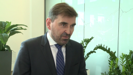 Rynek usług logistycznych dynamicznie rośnie. Polskie firmy liderami na zagranicznych rynkach BIZNES, ,logistyka, branża e-commerce, magazyny, usługi logistyczne dla firm farmaceutycznych, FM Logistic - Dzięki rosnącemu segmentowi handlu w sieci dynamicznie rozwijają się usługi transportowe. Coraz większe wymagania e-commerce’owych klientów, np. w zakresie szybkości dostaw i magazynowania, powodują, że firmy logistyczne muszą dostosowywać swoją działalność i inwestować w technologie. To jednak pozwala zdobywać kolejne kontrakty, również za granicą. Takie plany ma również spółka FM Logistic, która przedstawiła zaktualizowaną strategię na najbliższe lata.