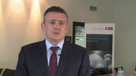 W ciągu dwóch lat międzynarodowy koncern ABB zatrudni w Polsce blisko tysiąc pracowników BIZNES, ,ABB, centrum badawcze w Krakowie, innowacje, badania i rozwój - W związku z dalszym rozwojem kompetencji w obszarach takich jak IT, sprzedaż, rozwój produktu, funkcja wsparcia i R&D ABB szacuje, że w okresie 2015–2018 zwiększy zatrudnienie o około tysiąc osób, do ponad 5 tys. pracowników. Polska to jeden z głównych rynków dla ABB. 60 proc. wytwarzanych w kraju produktów trafia na eksport, głównie do Szwajcarii i innych krajów europejskich, a także do Ameryki i Afryki.