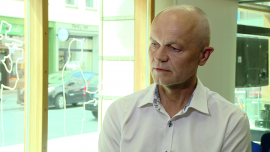 Rządowa nowela ustawy o odnawialnych źródłach energii może spowodować utratę szans na 70 tys. nowych miejsc pracy BIZNES, ,OZE, OZE w Sejmie, OZE w Polsce, odnawialne źródła energii, energetyka rozproszona, nowelizacja ustawy, Ministerstwo Rozwoju, Greenpeace, Mateusz Morawiecki - Obecnie 250 krajowych przedsiębiorstw, które wytwarzają urządzenia dla energetyki odnawialnej i eksportuje, bardzo rozwinęło działalność w ostatnich latach. Wdrożenie nowelizacji ustawy o OZE w kształcie przygotowanym przez Ministerstwo Energetyki grozi im bankructwem, a gospodarce – utratą szans na powstanie 70 tys. nowych miejsc pracy. Cofa także Polskę na pozycję importera takich urządzeń. Branża zabiega o wsparcie wicepremiera Mateusza Morawieckiego.