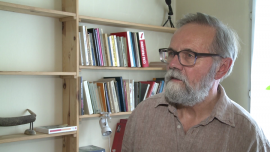 Prof. R. Bugaj: Europa dwóch prędkości mniej groźna dla Polski niż udział w strefie euro INWESTOR, ,Europa dwóch prędkości, strefa euro, eksport, złoty, brexit - Posiadanie własnej waluty zamortyzowało wpływ światowego kryzysu na polską gospodarkę i tak samo może być buforem w nadchodzących latach. Zdaniem ekonomisty prof. Ryszarda Bugaja brak członkostwa w strefie euro grozi wprawdzie wpadnięciem do grupy krajów europejskich drugiej prędkości, ale oznacza to mniej niekorzystnych zjawisk i konsekwencji niż w razie przystąpienia do Eurolandu.