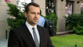 Banki centralne z antypodów mogą ciąć stopy procentowe INWESTOR, ,Australia, Bank centralny Australii, RBA, dolar australijski, dolar nowozelandzki, Fed, EBC, Bank of Japan - RPP na razie deklaruje, że co najmniej przez kilka miesięcy nie zmieni poziomu stóp, trwa oczekiwanie na drugą podwyżkę w Stanach po dość jastrzębim wystąpieniu Janet Yellen w Jackson Hole. EBC, Szwajcarski Bank Narodowy i Bank Japonii nie bardzo mają już pole manewru do obniżania stóp. Jeśli jest jakiś rejon rozwiniętego świata, w którym można się spodziewać ruchu w dół, to jest nim Australia i Nowa Zelandia. Bankierzy wstrzymują się jednak z luzowaniem polityki ze względu na rosnące ceny nieruchomości.