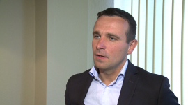 Nowoczesne rozwiązania IT w nieruchomościach obniżają koszty eksploatacji budynków i zwiększają bezpieczeństwo BIZNES, ,nieruchomości komercyjne, biurowiec, biuro, rozwiązania IT, automatyczna recepcja. - Nieruchomości komercyjne stają się coraz bardziej zinformatyzowane. Nowoczesne narzędzia IT wspomagają już nie tylko zarządzanie i obsługę finansowo-księgową, lecz także utrzymanie techniczne, obsługę gości czy dostawców. To może przyczynić się do obniżki kosztów i zwiększenia bezpieczeństwa obiektu.