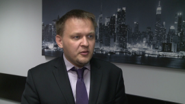 A. Kiedrowicz (KOI Capital): w najbliższym czasie cena ropy naftowej może wzrosnąć do 60 dol. za baryłkę INWESTOR, ,ropa naftowa, cena ropy, notowania surowców, WTI, OPEC, kartel, surowce energetyczne, Brent, zapasy ropy, Stany Zjednoczone, Rosja - Zdaniem ekspertów w drugiej połowie roku powinien rosnąć popyt na ropę naftową w Chinach. Na notowania surowca wpływać też będzie malejąca produkcja krajów spoza OPEC. Zdaniem Andrzeja Kiedrowicza z KOI Capital cena ropy w najbliższych miesiącach może dojść do 60 dol. za baryłkę.