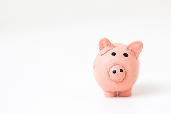 Poduszka finansowa – bezcenne bezpieczeństwo! Finanse, LIFESTYLE - Nieprzewidziane zdarzenia mogą całkowicie zburzyć nasz finansowy spokój i zrujnować domowy budżet. W celu zapewnienia bezpieczeństwa sobie i rodzinie, trzeba zabezpieczyć się finansowo dużo wcześniej. Jak się do tego prawidłowo zabrać? Sprawdźmy!