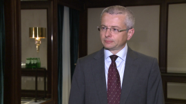 Energetyka inwestuje w najnowsze rozwiązania informatyczne. Firmy z branży będą przeznaczać na ten cel 0,5–2 proc. przychodów BIZNES, ,energetyka, Oracle Polska, PGE, Tauron, ENEA, Energa, informatyka, systemy informatyczne, energia, prąd, węgiel - Dzięki najnowszym rozwiązaniom informatycznym można istotnie usprawnić zarówno proces wytwarzania, jak i przesyłania energii, oraz obsługę klienta końcowego, który tę energię odbiera – przekonuje Piotr Witczyński, dyrektor generalny Oracle Polska. Spodziewa się, że w kolejnych latach firmy energetyczne będą przeznaczać do 2 proc. swoich przychodów na inwestycje w IT.
