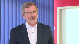 Prywatni przewoźnicy chcą usprawnić komunikację miejską. Dotychczas zaledwie 10 proc. rynku zostało zliberalizowane BIZNES, ,liberalizacja rynku, liberalizacja, transport publiczny, transport drogowy, transport miejski, przewoźnicy drogowi, komunikacja miejska, przewozy pasażerskie, Mobilis, Warszawa, autobusy - Pełna liberalizacja rynku przewozów komunikacji miejskiej będzie z korzyścią zarówno dla miast, jak i dla pasażerów – przekonuje prezes Grupy Mobilis, obsługującej m.in. część przewozów w Warszawie. Prywatni operatorzy mogą odciążyć spółki komunalne, przejmując inwestycje w tabor. Nowoczesne autobusy z kolei zwiększą komfort podróżowania i pomogą skłonić mieszkańców do przesiadki z samochodów na komunikację miejską. Polskie miasta się otwierają na taką współpracę, ale zbyt wolno.