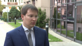 K. Maliszewski: trudno będzie się wybić z poziomów 4,27-4,37 złotego za euro INWESTOR, ,Fed, posiedzenie FOMC, dolar, złoty, euro, wybory w USA, PKB w USA - Na notowania złotego w najbliższych tygodniach wpływ będą miały głównie czynniki międzynarodowe, zwłaszcza te płynące zza oceanu. To również wobec dolara złoty narażony może być na większe wahania. Natomiast euro zdaniem Kamila Maliszewskiego, głównego analityka DM mBanku, poruszać się będzie między poziomami 4,27 a 4,37 zł, a przekroczenie tego pasma jest w najbliższych dniach mało prawdopodobne.