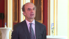 Brexit zdecydowanie wpłynął na plany migracyjne Polaków. Spadło zainteresowanie wyjazdem do pracy w Wielkiej Brytanii BIZNES, ,Brexit, rynek pracy w Polsce, rynek pracy, migracja zarobkowa, Wielka Brytania, referendum w Wielkiej Brytanii, Work Service SA - Decyzja o wyjściu Wielkiej Brytanii z Unii Europejskiej będzie miała niemały wpływ na europejski rynek zatrudnienia i plany migracyjne Polaków. W ostatnich miesiącach spadła liczba osób chętnych do wyjazdu i pracy na Wyspach. Obecnie tylko 14 proc. rodaków rozważa ten kierunek emigracji zarobkowej, co oznacza spadek o 10 pkt proc. w porównaniu do tego samego okresu rok wcześniej – wynika z raportu Work Service „Migracje zarobkowe Polaków V”, który zaprezentowany zostanie w całości 21 listopada na konferencji Komitetu Dialogu Społecznego KIG.