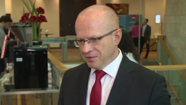 L. Sobolewski: GPW w Warszawie jest liderem w Europie Środkowej i Wschodniej, ale do miana regionalnego centrum finansowego wiele jej brakuje INWESTOR, ,giełda, Giełda Papierów Wartościowych, giełda warszawska, Bukareszt, Ludwik Sobolewski, kapitalizacja giełdy, spółki, Warszawa - Pomimo fatalnej koniunktury i małej liczby debiutów warszawska giełda wciąż wielokrotnie przewyższa, zarówno pod względem kapitalizacji, jak i liczby notowanych podmiotów, inne parkiety Europy Środkowo-Wschodniej. Zdaniem Ludwika Sobolewskiego, szefa Giełdy Papierów Wartościowych w Bukareszcie i byłego prezesa GPW w Warszawie, jednak mianem regionalnego centrum finansowego stolicy obecnie nazwać nie można.