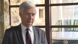 P. Kuczyński (DI Xelion): W okresie świątecznym wpływ z Rodziny 500 plus na sprzedaż może być znaczący. Możliwa jest dynamika rzędu 10 proc. INWESTOR, ,sezon świąteczny, handel detaliczny, 500+, black friday, czarny piątek, cyberponiedziałek - Amerykanie szturmują sklepy w Black Friday, a w Polsce rozpoczyna się w tym czasie sezon świątecznych promocji. Po raz pierwszy po gwiazdkowe zakupy Polacy ruszą z pieniędzmi z programu Rodzina 500 plus w kieszeniach. Zdaniem Piotra Kuczyńskiego z Domu Inwestycyjnego Xelion wzrosty sprzedaży mogą być w tym okresie nawet 10-procentowe.