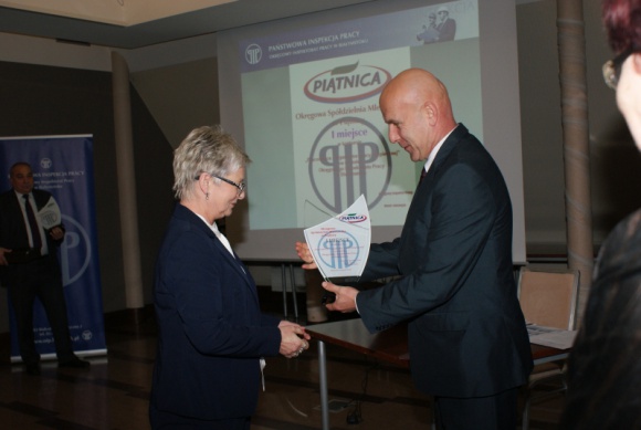 OSM Piątnica wśród najlepszych polskich pracodawców BIZNES, Gospodarka - Już po raz 23. Państwowa Inspekcja Pracy zorganizowała konkurs „Pracodawca – organizator pracy bezpiecznej”.