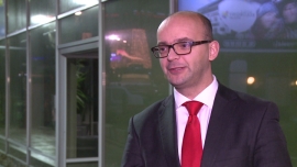 S. Kozłowski (DM Raiffeisen Polbank): W 2016 roku górowały małe i średnie spółki. Posiadacze portfeli inwestycyjnych z ich udziałem mogli zarobić nawet 25 proc. INWESTOR, ,indeksy, GPW, Raiffeisen Polbank, WIG20, akcje, JSW, PZU, LPP, WIG20, mWig40, sWIG80, notowania - Inwestorzy lokujący kapitał w średniej wielkości przedsiębiorstwach mogli w tym roku zarobić nawet 25 proc., a amatorzy najmniejszych – kilkanaście proc. Najgorzej wypadły inwestycje oparte na papierach największych, wchodzących w skład indeksu WIG20, spółek. Zdaniem Sobiesława Kozłowskiego z Domu Maklerskiego Raiffeisen Polbank na giełdzie były dwie zupełnie różne rzeczywistości.