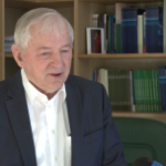 prof. S. Gomułka: firmy nie podejmują wyzwań z powodu niepewności dotyczącej otoczenia prawnego i politycznego