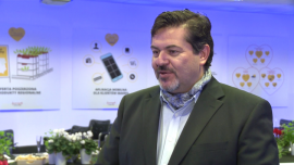 Makro Cash & Carry rozwija sprzedaż w formie dostaw. Sieć hurtowni chce w ten sposób wyjść poza obszar typowej działalności samoobsługowej INWESTOR, ,Makro Cash & Carry, MAKRO Centrum Rozwoju Firm HoReCa, handel hurtowy, handel detaliczny w Polsce, innowacje, innowacyjność, banki żywności - Coraz ostrzejsza walka o klienta na rynku samoobsługowej sprzedaży hurtowej wymusza konieczność położenia nacisku na jakość oferowanych towarów. Polski oddział Makro Cash & Carry uruchamia także drugi kanał sprzedaży w formie dostaw. Chce dzięki niemu wyjść poza obszar typowej działalności samoobsługowej.