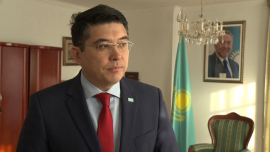 Kazachstan perspektywicznym rynkiem dla polskich inwestorów i eksporterów. Mogą oni liczyć na znaczne ulgi i ułatwienia BIZNES, ,Kazachstan, polsko- kazachska wymiana handlowa, inwestycka, Azja Centralna, eksport, zachęty dla inwestorów, Ałtaj Abibułłajew - Ze względu na położenie geograficzne i bliskość dużych rynków konsumenckich Kazachstan może być atrakcyjnym miejscem inwestycji. Tym bardziej że stworzono tam dobry system zachęt, m.in. zwrot 30 proc. ulokowanych środków czy zwolnienie ze wszelkich podatków przez okres 10 lat. Starania władz Kazachstanu przynoszą efekty – blisko 80 proc. inwestycji w Azji Centralnej trafia do tego kraju.