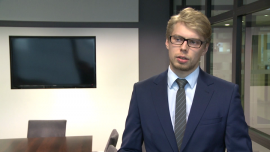 M. Stajniak (XTB): Do połowy roku cena złota może się obniżyć do poziomu 1100 dol. za uncję. Spadki dotkną także rynek miedzi INWESTOR, ,miedź, złoto, stopy procentowe, FED - Zacieśnianie polityki monetarnej przez FED wpłynie negatywnie na kondycję rynku złota, a do połowy roku ceny surowca obniżą się w okolice 1100 dol. za uncję – przekonuje Michał Stajniak z XTB Dom Maklerski. Spadki przeważać będą także na rynku miedzi, na co największy wpływ będą miały silny dolar oraz polityka Ludowego Banku Chin. Tańsza miedź może z kolei wywołać korektę kursu KGHM-u.