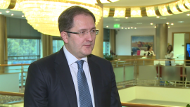 Niższe rachunki za prąd i wyższa wartość mieszkania. Polacy coraz chętniej inwestują w rozwiązania obniżające zużycie energii BIZNES, ,efektywność energetyczna, efektywność energtyczna, Europejski Bank Odbudowy i Rozwoju, EBOiR, emisja dwutlenku węgla, BZ WBK, dotacje bezzwrotne - Pod względem efektywności energetycznej Polska jest w Europie na szarym końcu. Zapotrzebowanie na rozwiązania, które pozwolą firmom i gospodarstwom zmniejszać zużycie energii, rośnie jednak w szybkim tempie i taka tendencja będzie się utrzymywać wraz z rosnącą świadomością Polaków. Jeszcze kilka lat temu, aby zachęcić do tego typu inwestycji, trzeba było zaoferować dużą zachętę w postaci grantów czy bezzwrotnych dotacji. Dziś taka „marchewka” jest coraz rzadziej potrzebna.