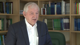 Prof. Stanisław Gomułka: Otoczenie zewnętrzne w ubiegłym roku sprzyjało Polsce. Kraje wysoko rozwinięte notowały wzrost gospodarczy INWESTOR, ,gospodarka, stopy procentowe, recesja, wzrost gospodarczy, PKB strefy euro, inflacja, Business Center Club, prof. Stanisław Gomułka - Wzrost gospodarczy w krajach rozwijających się sprzyjał rozwojowi Polski w 2016 roku. Nie było żadnej poważniejszej recesji, poza Rosją. Także Chiny i Indie rozwijały się w dość szybkim tempie – ocenia prof. Stanisław Gomułka, główny ekonomista Business Center Club. Ekspert zaznacza, że po obu stronach Atlantyku pojawia się presja inflacyjna, dlatego można się spodziewać podniesienia stóp procentowych. W Stanach Zjednoczonych zapowiadane są trzy podwyżki w 2017 roku. W strefie euro stopy procentowe mogą pójść w górę dopiero w 2018 roku.