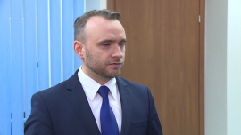 Od jutra zmiany w polubownym rozwiązywaniu sporów konsumenckich. Nowe narzędzia zyska Rzecznik Finansowy BIZNES, ,polubowne rozwiązywanie sporów konsumenckich, instytucje finansowe, instytucje finansowe, Rzecznik Finansowy, Paweł Zagaj - W Polsce polubowny sposób rozwiązywania sporów konsumenckich jest mało rozpowszechniony, ale dzięki wchodzącym 10 stycznia w życie przepisom powinno się to zmienić. Nowe regulacje będą mieć istotny wpływ m.in. na podmioty rynku finansowego i ich klientów. Instytucje te będą musiały informować klientów o sposobach pozasądowego rozwiązywania ewentualnych sporów. Rzecznik Finansowy, który będzie instytucją właściwą dla podmiotów z sektora finansowego, zyska nowe narzędzia, które ten proces usprawnią.