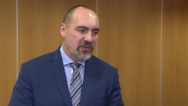 P. Szulec (Pioneer Pekao Investments): W roku 2017 dobrym wyborem inwestycyjnym mogą być akcje, zwłaszcza spółek dywidendowych. Obligacje raczej nie będą dobrą alternatywą INWESTOR, ,prognozy 2017, inwestowanie, stopy procentowe, akcje, obligacje, spółki dywidendowe - W tym roku inwestorom może się opłacać inwestycja w akcje polskich spółek. O ile jednak do tej pory dawały zarobić głównie średnie i małe podmioty, o tyle 2017 rok może być czasem dużych spółek dywidendowych. Eksperci podkreślają natomiast, że ze względu na powolne zacieśnianie polityki pieniężnej w Stanach Zjednoczonych i zmianę nastawienia rynku do stóp procentowych obligacje prawdopodobnie nie będą korzystnym wyborem.