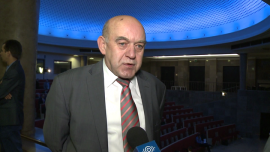 Zaskakujące wyniki branży motoryzacyjnej BIZNES, ,automotive, części i akcesoria samochodowe, części samochodowe, części zamienne, rynek motoryzacyjny, koncerny motoryzacyjne, Afryka Północna - 62 proc. dystrybutorów części motoryzacyjnych spodziewa się w tym roku wzrostów sprzedaży. Połowa z nich liczy, że będą to wzrosty ponad 10-proc. – wynika z ankiety przeprowadzonej podczas XI Kongresu Przemysłu i Rynku Motoryzacyjnego. Dobrą kondycję branży wspiera krajowy popyt, rosnący dzięki coraz większemu importowi aut używanych, oraz mocny eksport – głównie do krajów europejskich, a także do Afryki Północnej, gdzie polska marka jest bardzo dobrze kojarzona.