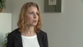 Polacy mają już prawie 49 mld zł zaległych długów. Przez 12 miesięcy ich zadłużenie zwiększyło się o ponad 8 mld zł BIZNES, ,Rejestr Dłużników BIG, Biuro Informacji Kredytowej, bankowość, kredyty konsumenckie, portfele wierzytelności, konsumenci - Ponad 2,2 mln Polaków ma kłopoty z terminową spłatą zobowiązań finansowych, których łączna wartość przekroczyła 48 mld zł. W ciągu roku liczba dłużników wpisanych do Biura Informacji Kredytowej albo do Rejestru BIG wzrosła o 13 proc., a ich zaległości o ponad 20 proc. Statystyki pokazują, że konsumenci, którzy mają zaległości finansowe, stopniowo popadają w coraz większe zadłużenie.