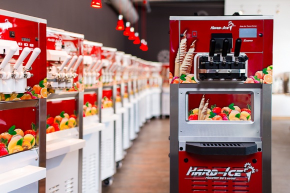 Hard – Ice z najbogatszą dotąd ofertą maszyn do lodów BIZNES, Gospodarka - Branża producentów maszyn do lodów w zasadzie nie różni się od innych gałęzi gospodarki.
