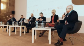 Wpływ bezpośrednich inwestycji zagranicznych na gospodarkę Polski BIZNES, Gospodarka - Wpływ bezpośrednich inwestycji zagranicznych na gospodarkę Polski w ostatnim ćwierćwieczu – prezentacja wyników raportu specjalnego, opracowanego z inicjatywy 14 międzynarodowych izb gospodarczych oraz debaty panelowej w Ministerstwie Rozwoju.