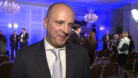 Polskie firmy będą się rozwijać dzięki innowacjom. Potrzebne jednak większe wsparcie ze strony nauki BIZNES, ,innowacje, nowe technologie, transformacja cyfrowa, internet rzeczy, sztuczna inteligencja, smart city, bezpieczeństwo danych, mobilne drukowanie, "Innowatorzy biznesu 2018", Emitel, Hitachi, Arcus - Innowacje to gwarancja rozwoju przedsiębiorstwa. Połączenie innowacyjnych technologii z ludzką kreatywnością umożliwi firmom rozwój, stworzenie całkiem nowych produktów i usług oraz wyjście z nimi na rynki zagraniczne. Duże firmy czerpią też korzyści ze współpracy ze środowiskiem akademickim. Taka wymiana stwarza szansę na wypracowanie niesztampowych rozwiązań – podkreślają przedstawiciele firm nagrodzonych w konkursie agencji informacyjnej Newseria „Inspiratorzy biznesu 2018” w kategorii Innowacje.