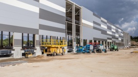 FM Logistic buduje nowy magazyn w Lućmierzu BIZNES, Gospodarka - FM Logistic, kontynuuje inwestycje w nowe obiekty przeznaczone dla klientów drobnicowych. Na ukończeniu jest nowy obiekt magazynowy w Lućmierzu k. Łodzi. Zastąpi on do tej pory wykorzystywany obiekt w tej samej miejscowości. Pierwsze operacje będą realizowane już we wrześniu br.