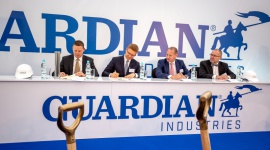 Kluczowy etap budowy zakładu produkcyjnego Guardian Glass w Częstochowie BIZNES, Gospodarka - Częstochowa, Polska, 2 października 2018 – doniosła uroczystość wmurowania kamienia węgielnego nowej huty firmy Guardian w Częstochowie.