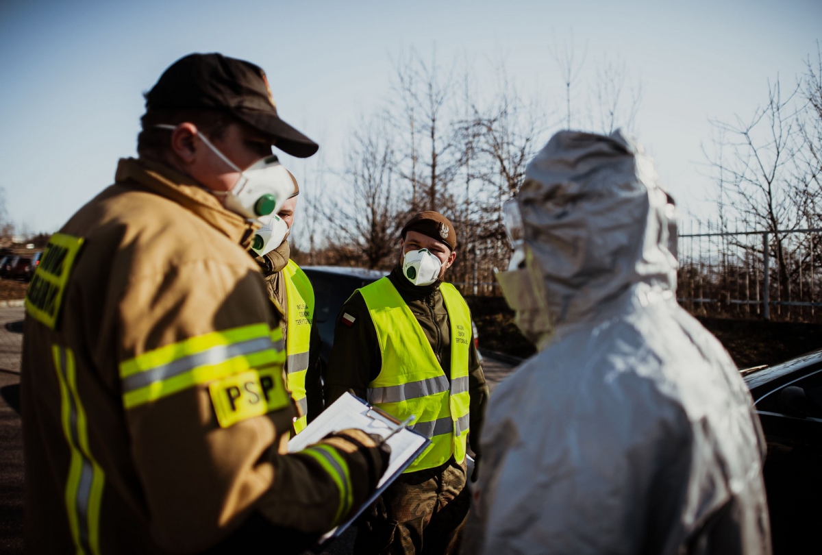 [DEPESZA] Terytorialsi przechodzą chrzest bojowy. Żołnierze są gotowi wspierać Policję w kontrolowaniu osób poddanych kwarantannie