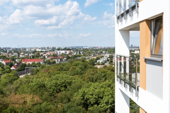 Inwestowanie w nieruchomości. Pewna lokata kapitału Finanse, LIFESTYLE - Inwestycja w mieszkanie to pewna lokata kapitału bez względu na okoliczności. Deweloperzy przewidują, że popyt na mieszkania może utrzymać się na stabilnym poziomie pomimo niepewnej sytuacji.