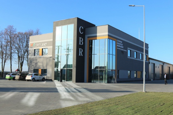 CENTRUM BADAWCZO-ROZWOJOWE PRACUJE NAD PREPARATAMI BAKTERIOBÓJCZYMI BIZNES, Gospodarka - Mija piąty miesiąc od otwarcia Centrum Badawczo-Rozwojowego Agro-Środki-Technika-Technologia, ośrodka badawczego zajmującego się uprawą pasową.