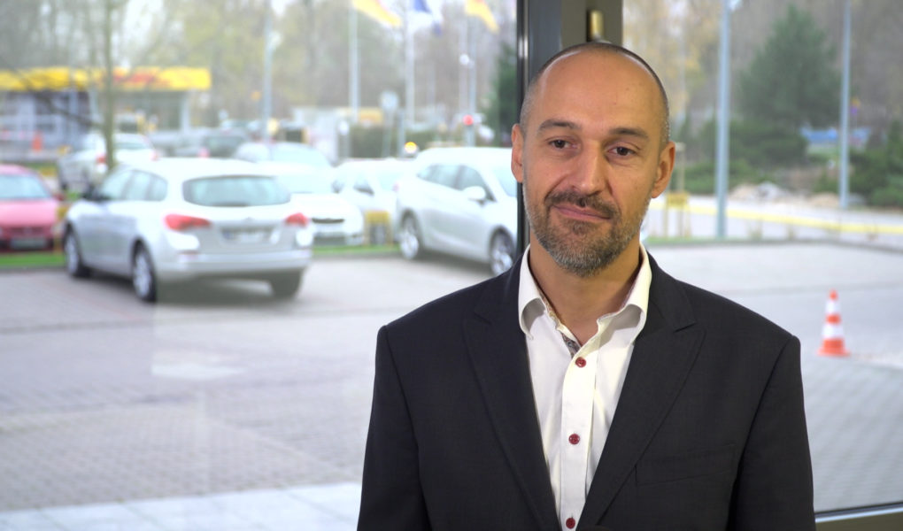 Polacy wysłali w tym roku za granicę o 30 proc. więcej przesyłek. Okres przedświąteczny może przynieść rekordowe wzrosty