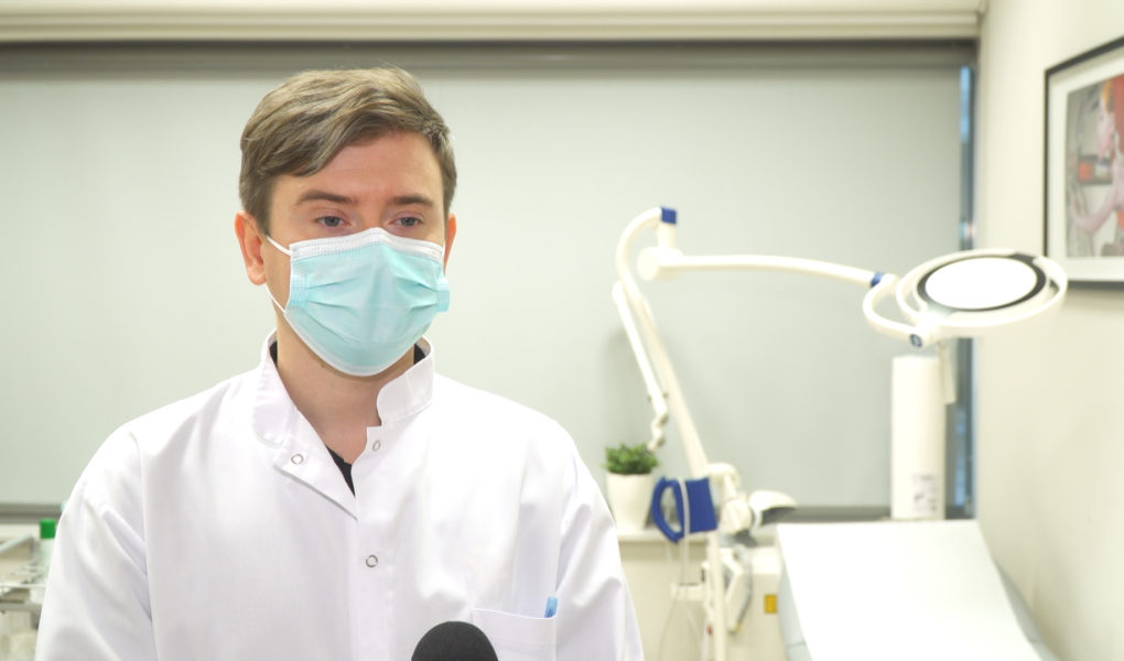 Przez pandemię do lekarzy trafia więcej pacjentów z zaawansowanym rakiem prostaty. Wcześniejsza diagnoza pozwala na skuteczne leczenie m.in. za pomocą robota da Vinci