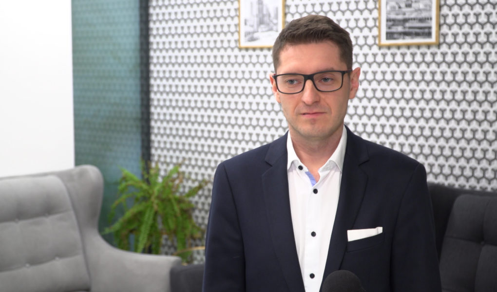 Elastyczne powierzchnie biurowe ponownie zyskują na popularności. Coraz częściej korzystają z nich duże korporacje