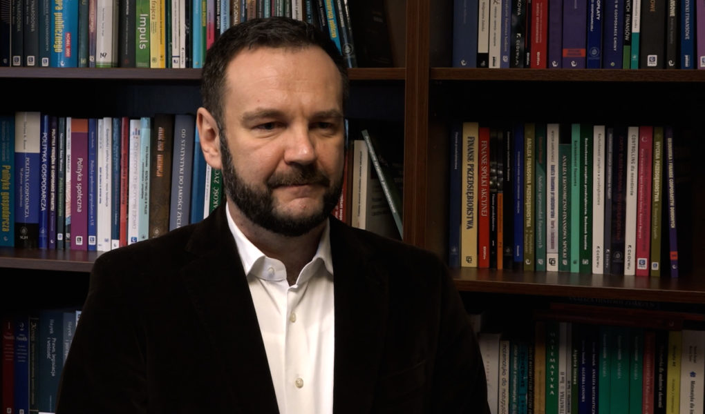 Patriotyzm konsumencki Polaków może być kołem ratunkowym dla gospodarki. Ponad połowa jest skłonna zapłacić więcej za krajowe produkty