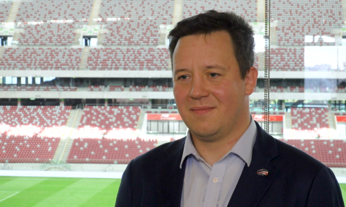 PGE Polska Grupa Energetyczna przez kolejne pięć lat będzie sponsorem tytularnym PGE Narodowego. Stadion zyskał także oficjalnego patrona