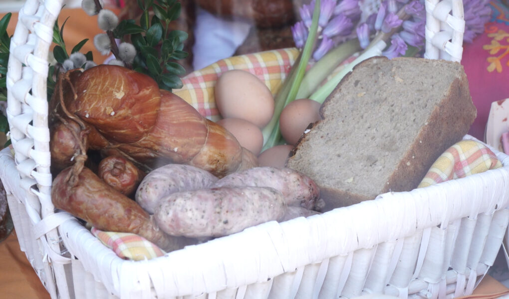 Ponad połowa Polaków spodziewa się droższej Wielkanocy niż rok temu. Deklarowane wydatki są ok. 10 proc. wyższe [DEPESZA]