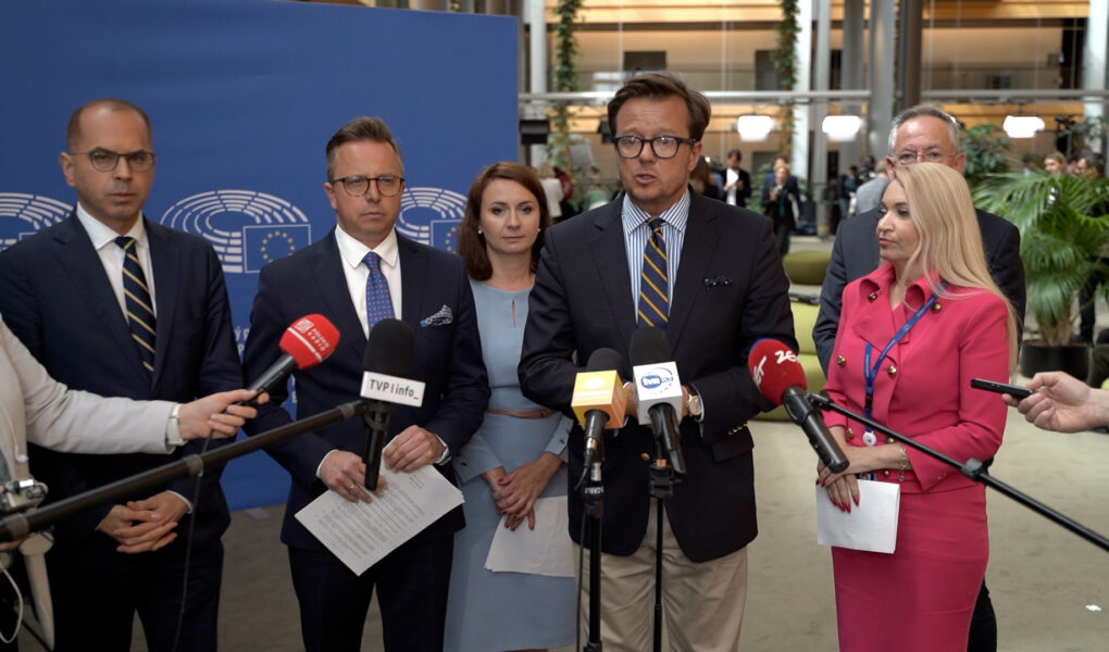 Konferencja europosłów PO, m.in. w sprawie uchylenia immunitetu Grzegorza Brauna – 6 maja 2025 r. [surówka]