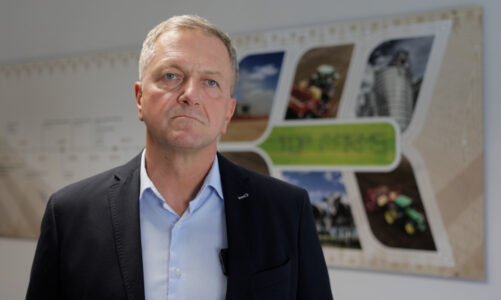 Firmy dzierżawiące grunty od Skarbu Państwa muszą zwrócić majątek rolny. Zagrożony jest też wspierany przez nich ośrodek rehabilitacyjny