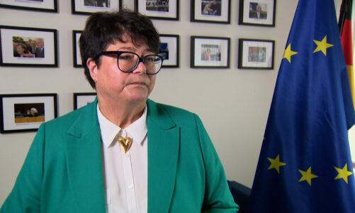 Parlament Europejski wzywa do większej ochrony wolności dziennikarzy. Wiceprzewodnicząca: media mają pełnić funkcję kontrolną, a niektórym rządom to się nie podoba